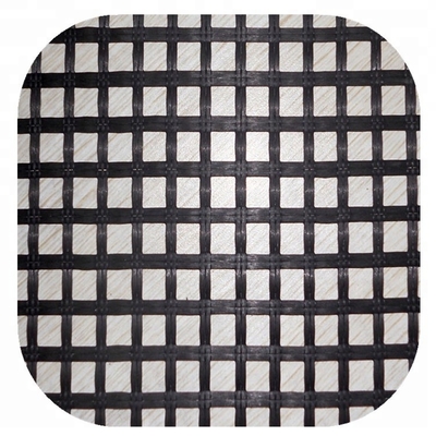 نسيج أسود من الألياف الزجاجية المحبوكة Geogrid 25KN 50KN 100KN للاحتفاظ بجدار الطريق