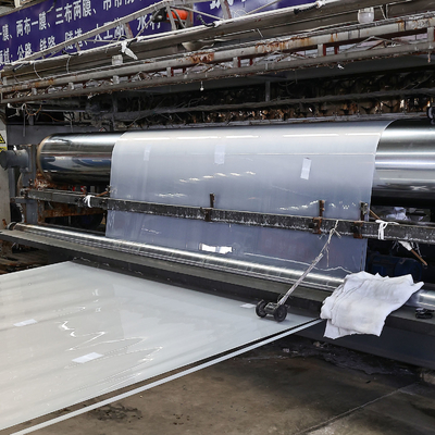محتوى الكربون الأسود 2.0-3.0% مقاومة للدموع ≥25KN/m إطالة عند الكسر ≥700% HDPE Geomembrane Liner لصناعة التعدين