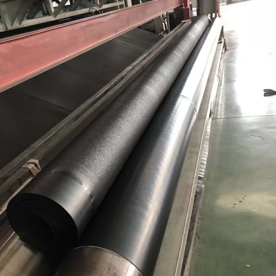 محتوى الكربون الأسود 2.0-3.0% مقاومة للدموع ≥25KN/m إطالة عند الكسر ≥700% HDPE Geomembrane Liner لصناعة التعدين