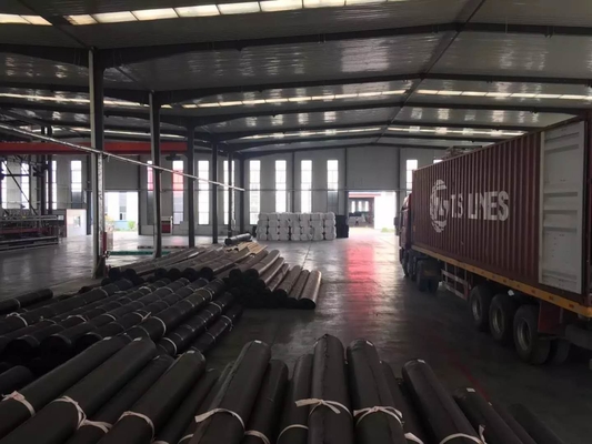 قوة الشد ≥15MPa مؤشر الأكسجين ≥30% HDPE Geomembrane Liner لحلول العزل المائي الدائمة