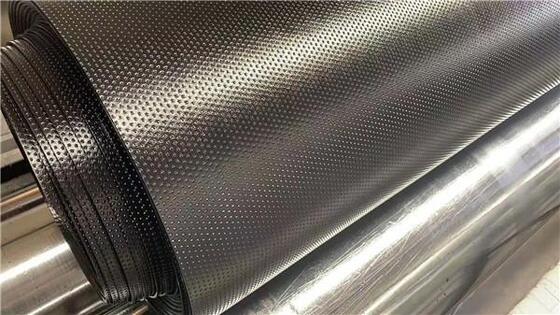 مقاومة الضغط الهيدروستاتيكي طول الغشاء الأرضي 50 إلى 100 متر حاجز مقاوم للماء لمرافق المكب ومشاريع التعدين