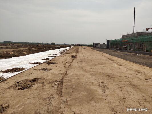 سلاسل البوليستر البولي بروبيلين البيضاء ذات المقاومة العالية للشد مصممة للحصول على أقصى قدر من المتانة والأداء الدائم