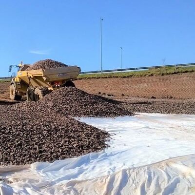 الجودة الصناعية البولي بروبلين بي تي النسيج الجيوتيكسيتيل النسيج 300 غرام