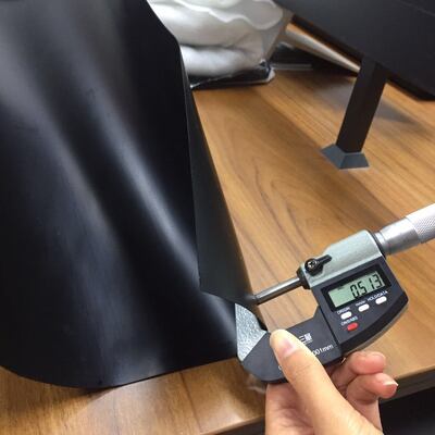 بطانة جيوممبرين HDPE ملساء ومقاومة للتسرب ومقاومة للماء وغير منفذة مع نسيج خشن لبطانة البرك، ومدافن النفايات، والتعدين، وخزانات المياه