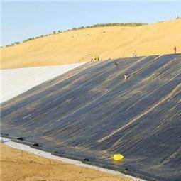 حاجز مقاوم للماء HDPE بطانة غشاء أرضي للبحيرات الصناعية الكيميائية ومياه الصرف الصحي
