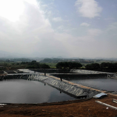 حاجز مقاوم للماء HDPE بطانة غشاء أرضي للبحيرات الصناعية الكيميائية ومياه الصرف الصحي