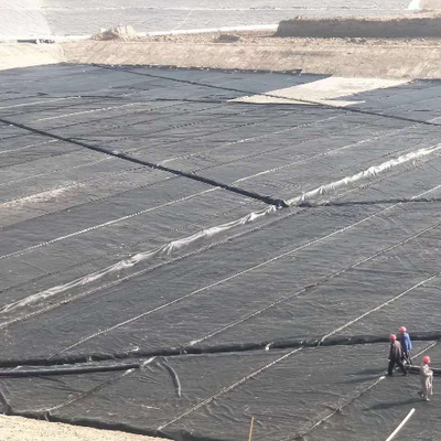 حاجز مقاوم للماء HDPE بطانة غشاء أرضي للبحيرات الصناعية الكيميائية ومياه الصرف الصحي
