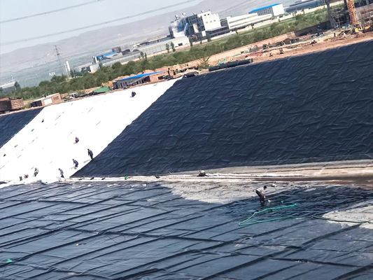 بطانة غشاء أرضي HDPE سوداء محمية من الأشعة فوق البنفسجية لبناء البحيرة الاصطناعية