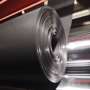 بطانة غشاء أرضي HDPE أسود لروبيان المياه المالحة وبرك الأسماك